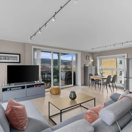 Great Location And View In Apartament Lillehammer
